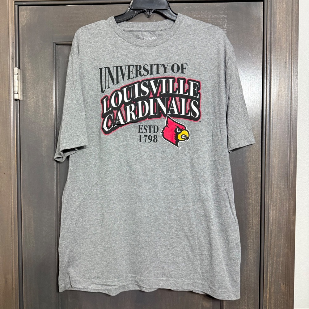 Captivating NWOT University of Louisville Cardinals Mens XL Gray T-Shirt‎ NCAA